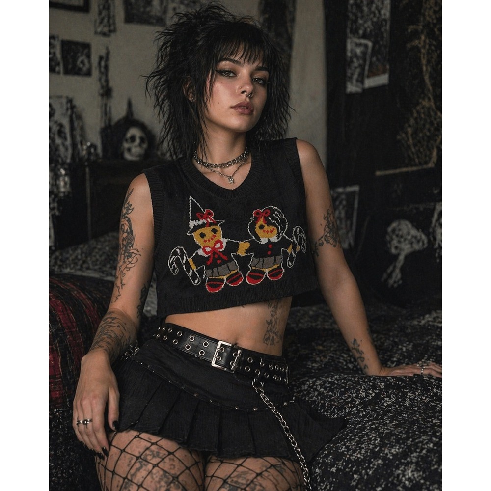 Social Collision Emo Gingerbread Cropped Sweater Vest Womens Size XL Black Goth